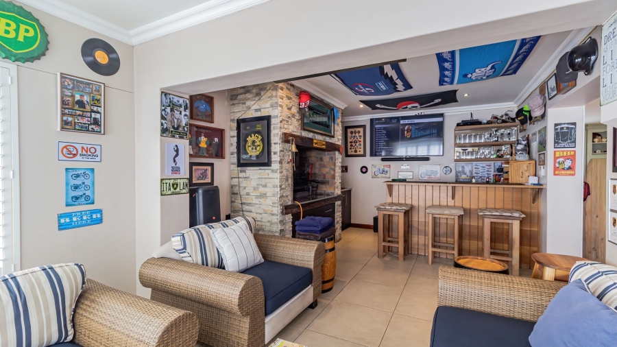 4 Bedroom Property for Sale in Blue Lagoon Western Cape